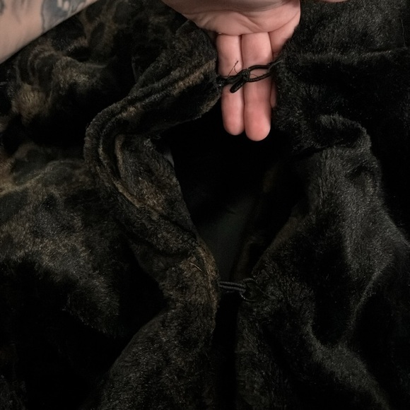 PIÉDESTAL PETITES Fur Leopard Coat - Picture 6 of 9